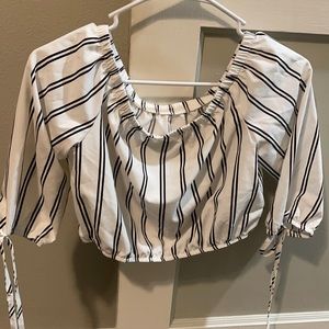 women’s small crop top